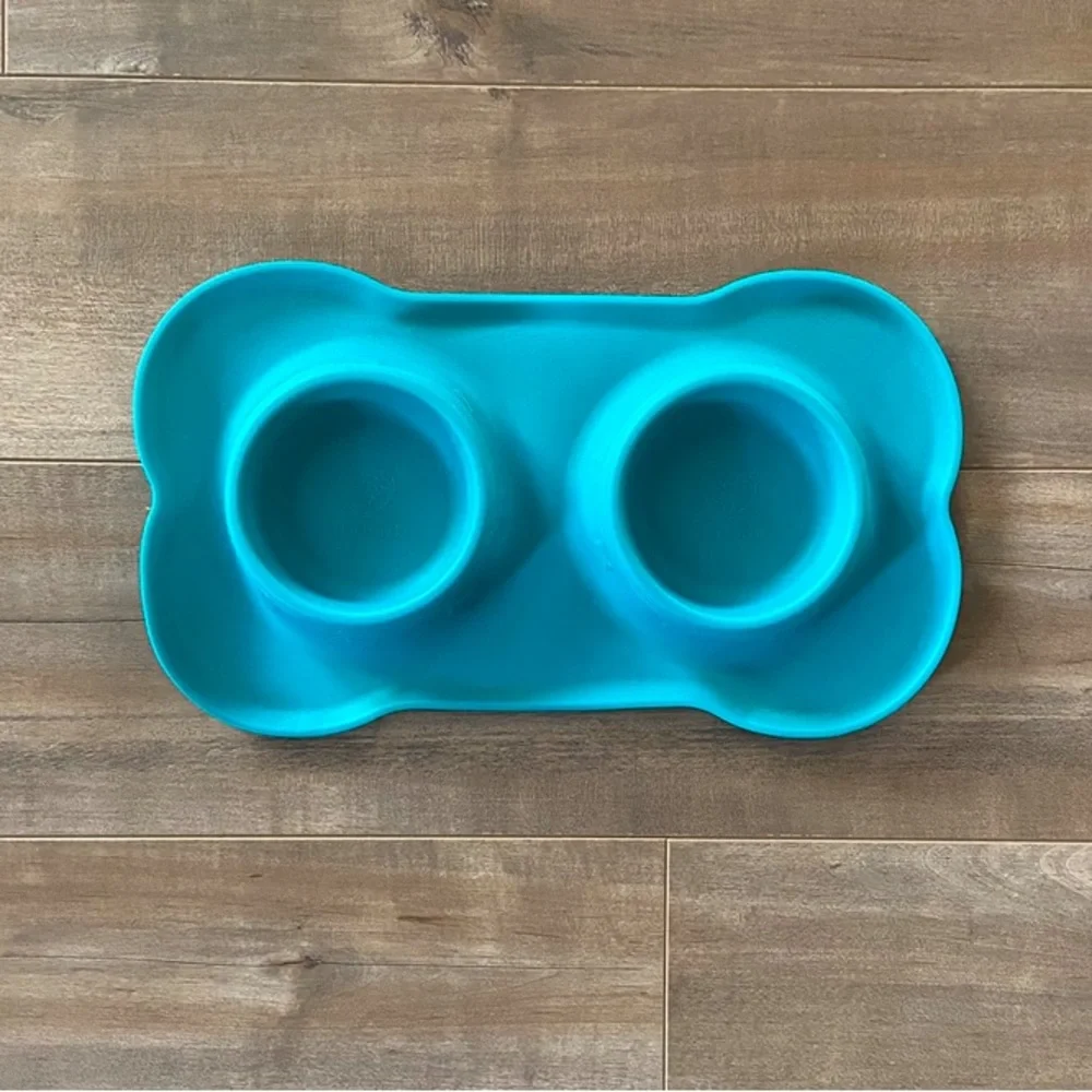Hubulk Pet No Spill Non-Skid Silicone Mat Food Bowl for Water and Food - Small